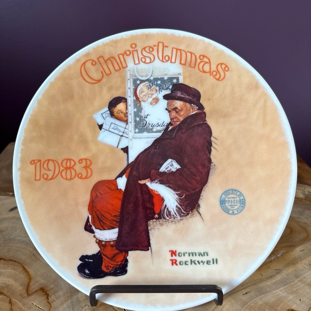 Knowles Christmas 1983 Decorative Plate - Beige, Red, Brown